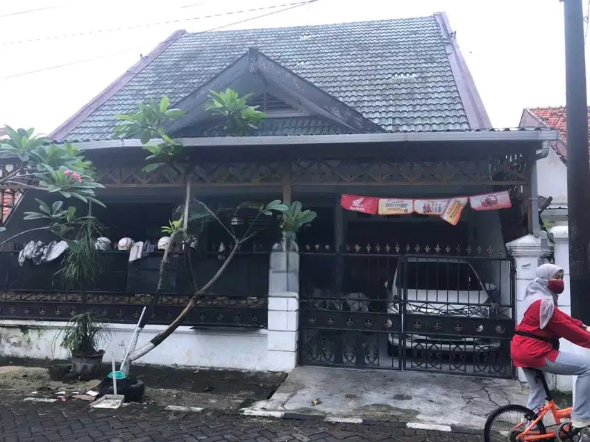 HARGA SPESIAL RUMAH LUAS DEKAT MERR SIAP HUNI
