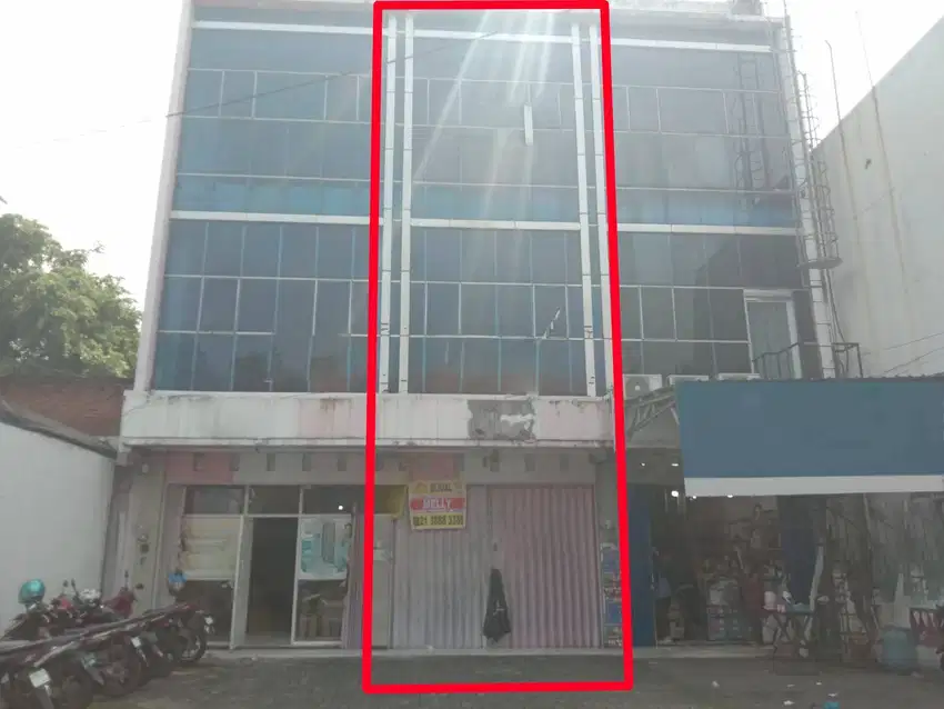 Ruko Lokasi Padat Penduduk di Jl. Tentara Pelajar Semarang