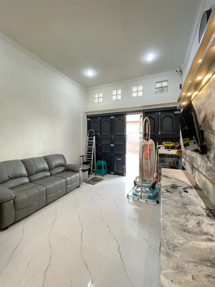 DIJUAL RUMAH FURNISHED DI KOMPLEK MENTARI ABADI Jl. Taduan