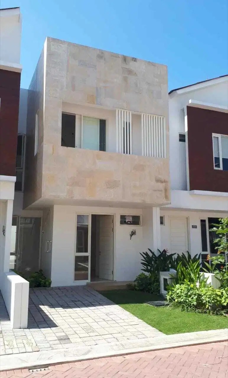 Rumah Dian Istana Oasia Dekat Pakuwon, Royal Residence (code : DND)