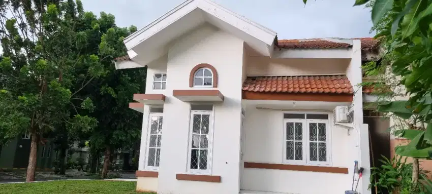Disewakan rumah di taman lembah hijau lippo cikarang