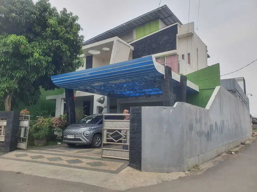 DI JUAL RUMAH MEWAH LUAS TANAH 490M2 PLUS KOLAM RENANG