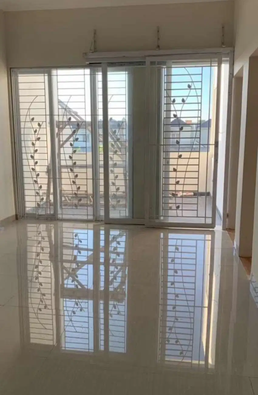 TURUN HARGA LAGI BU  Di jual Rumah 2 lantai fully furnished