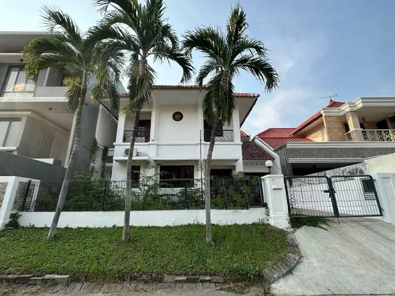 Dijual Murah Rumah 2 Lantai Villa Riviera Pakuwon City Surabaya Timur