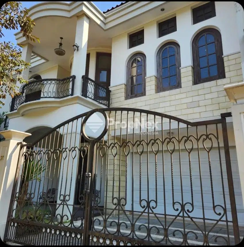 Central Park Klampis Regency, Semolowaru