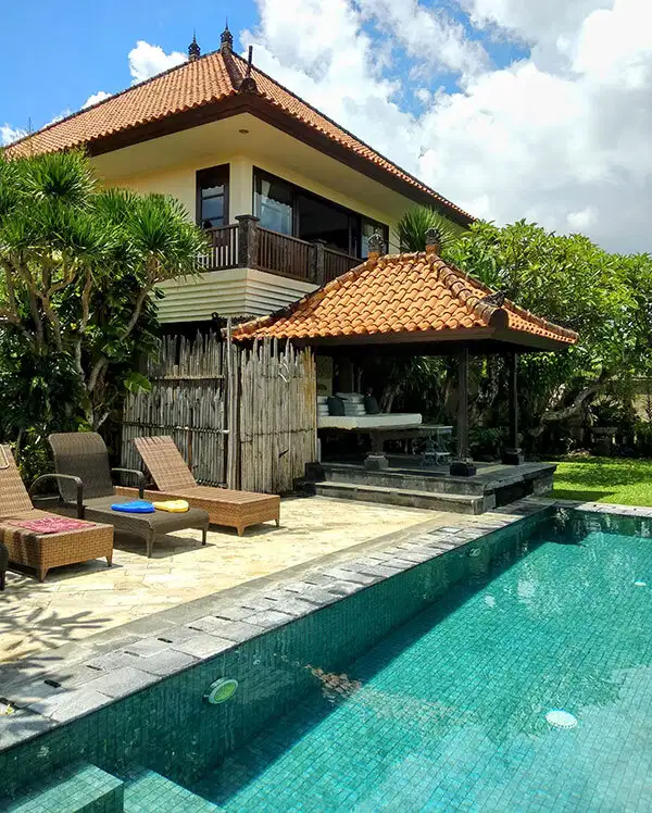AMR.042.ASR | For Yearly Rent 3 Rooms Ocean View Villa In Jimbaran