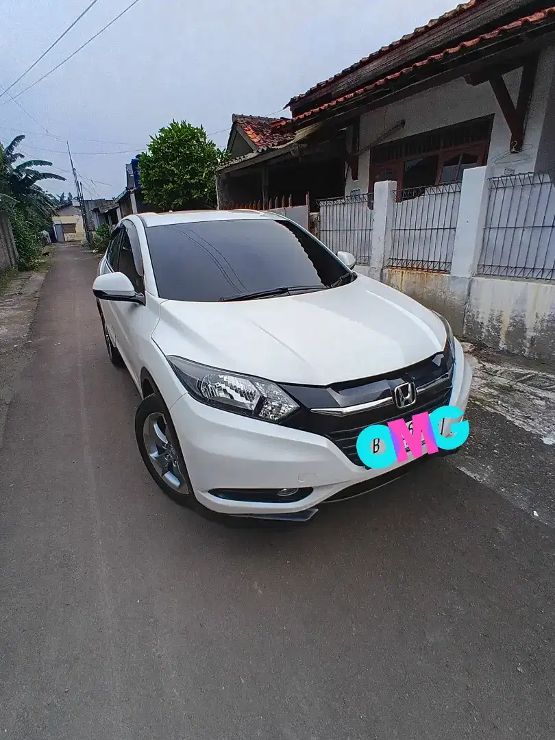 HRV 1.5 E AT 2017 Putih Metalik Istimewa