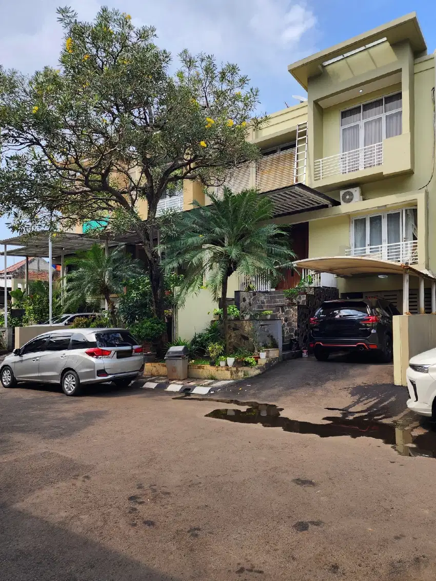 PEJATEN TOWNHOUSE DESIGN TROPIS BEST PRICE