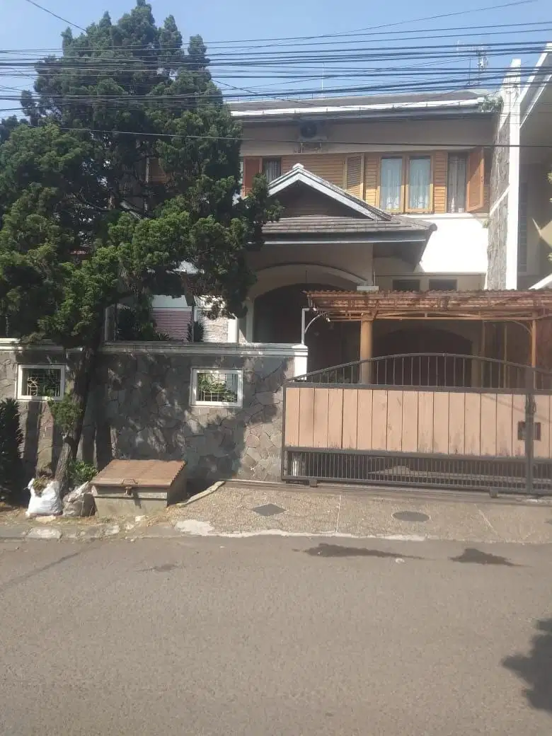 RUMAH SIAP HUNI DI DAGO ASRI BANDUNG