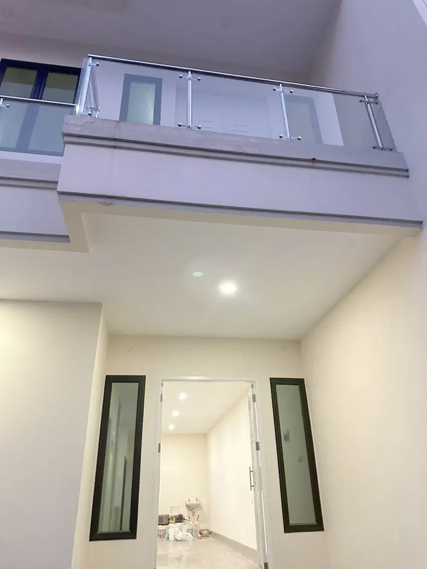 Rumah Baru 3 Lantai Taman Ratu 5x18 Jakarta Barat
