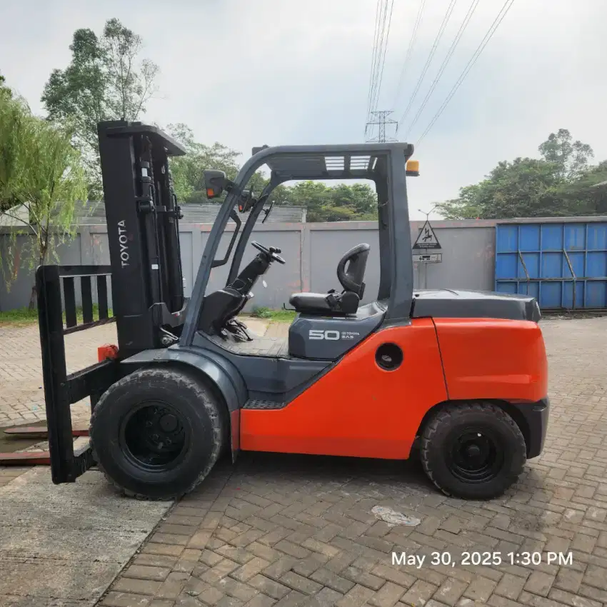 TOYOTA FORKLIFT SECOND 8FD50 MAST 5 METER TAHUN 2020