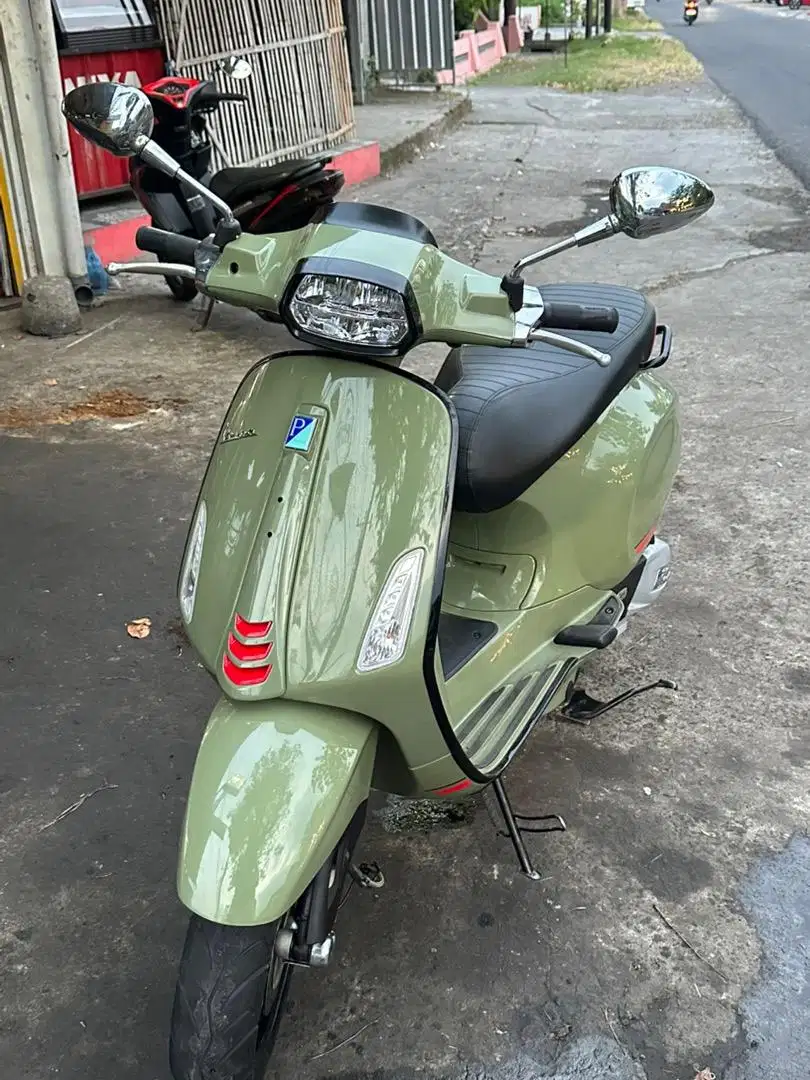 Vespa sprint s warna green tenace