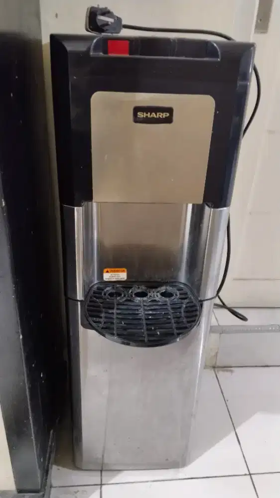 Dispener Sharp Bekas