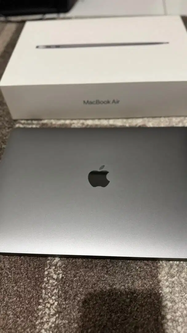 Macbook Air Retina 2020 i3 256 GB
