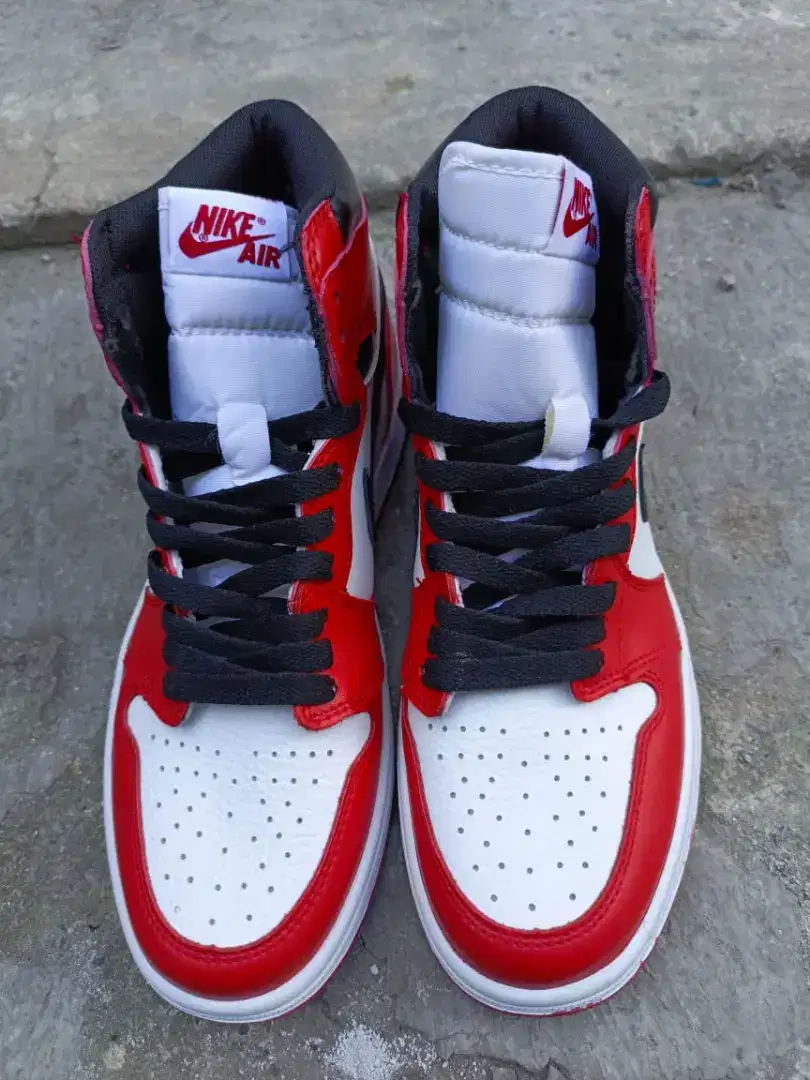 Nike Air jordan size 41 belom pemakaian minus kardus sepatu