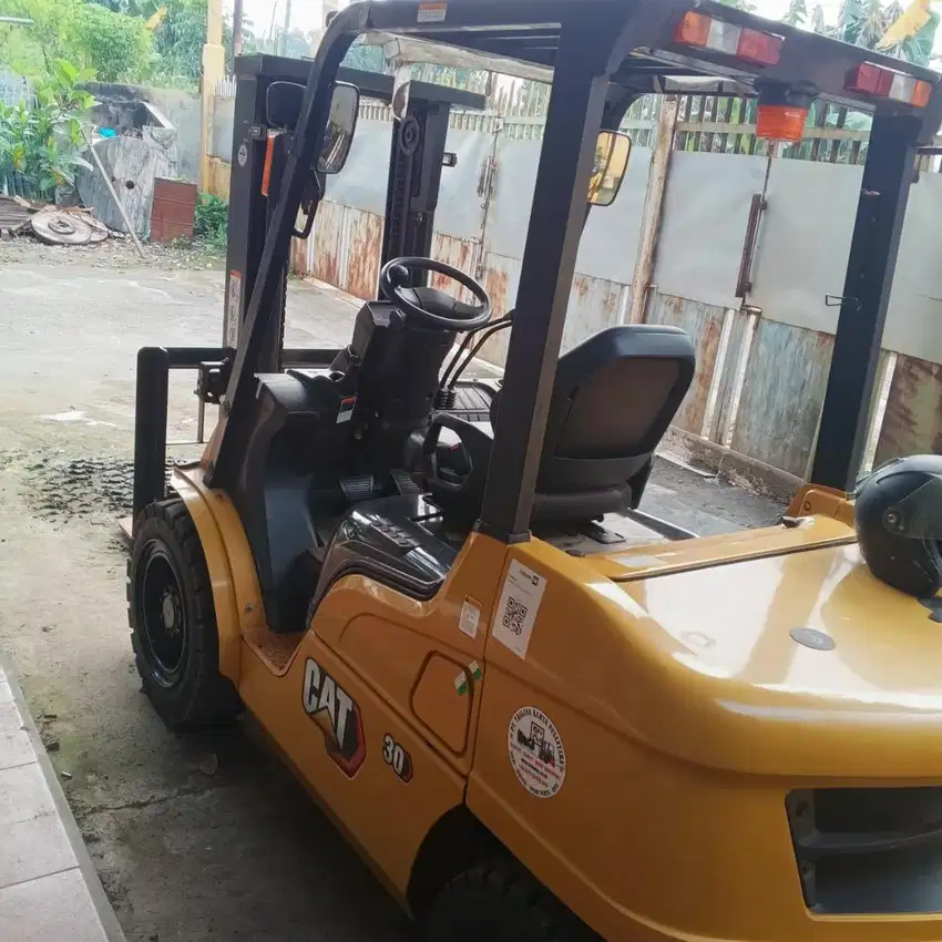 Forklift DP300ND Caterpillar