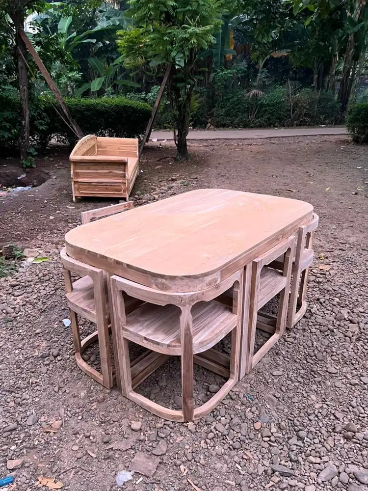 Meja makan minimalis jati
