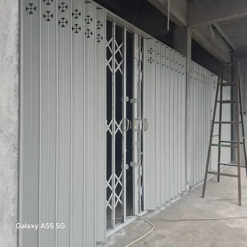 Produsen pintu harmonika