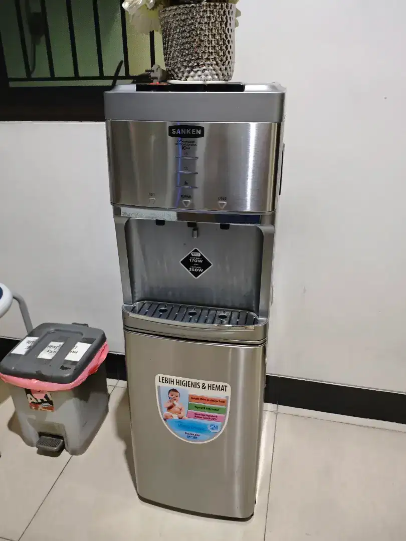 Sanken dispenser bottom loading