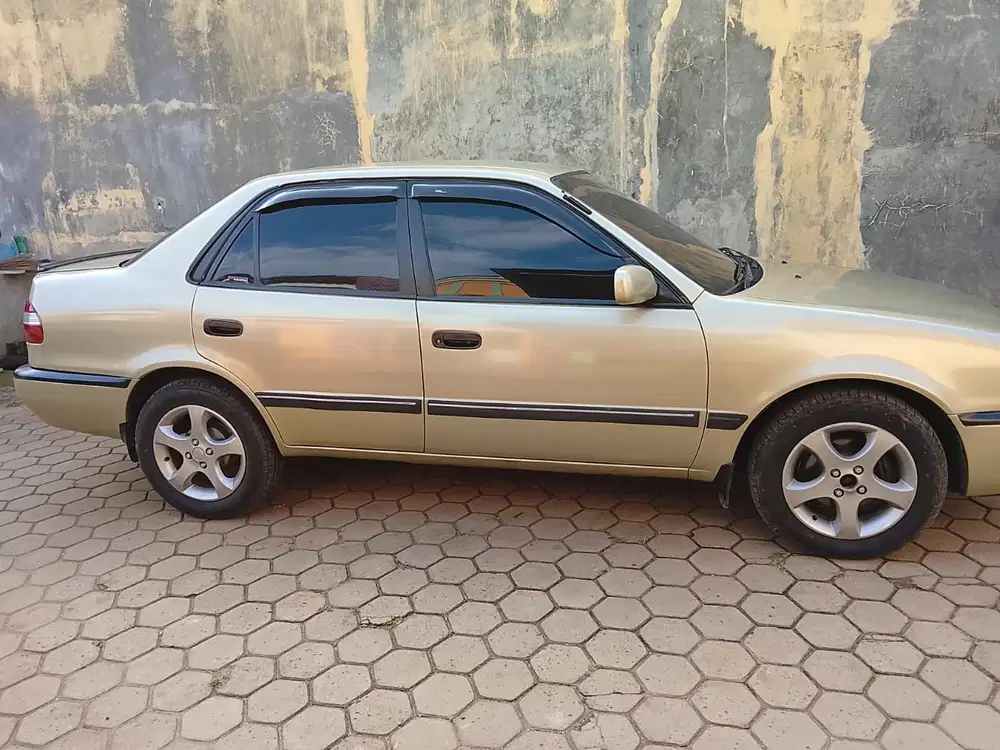 Toyota Corolla 2000 Bensin