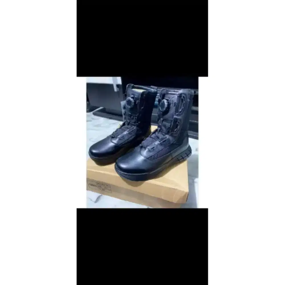 Sepatu PDL tali putar ukuran 40