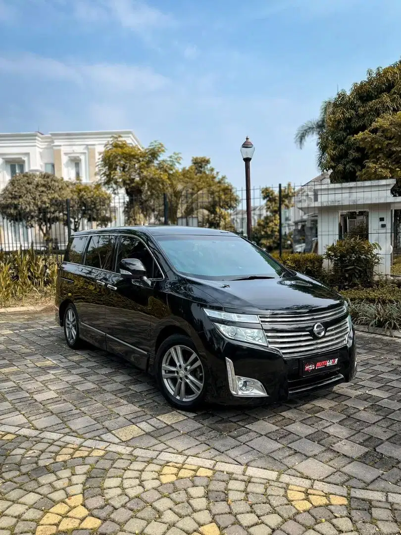 Nissan Elgrand Antik Istimewah sangat terawat