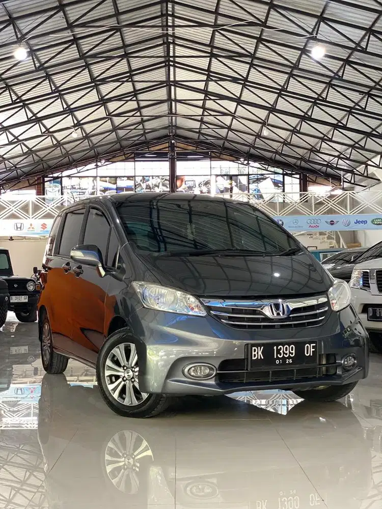 Freed PSD matic E CVT 2013 bergaransi