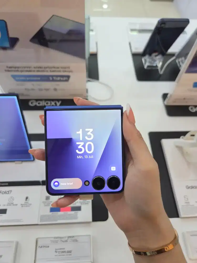 FLIP 7 256/512 new sein free proteksi 2 tahun