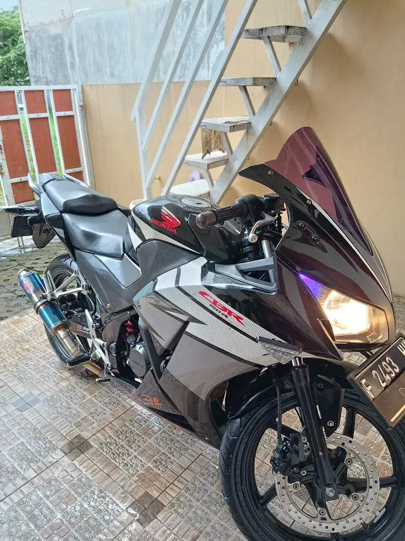 Cbr  150 r 2016