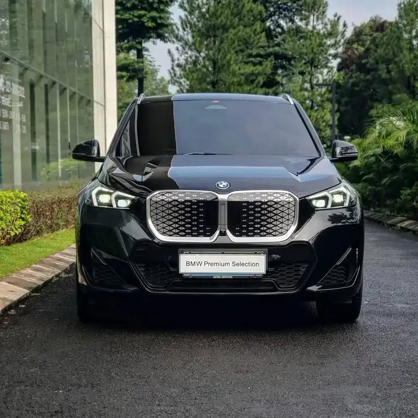BMW IX1 2024 LOW KM PRISTINE CONDITION LIKE NEW!!!