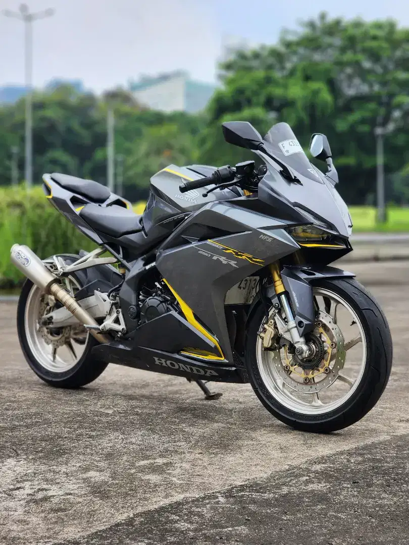 Honda CBR250RR Grey