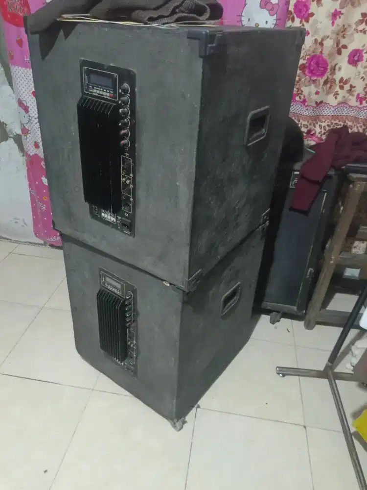 Keyboard, speaker/Speker active, mixer