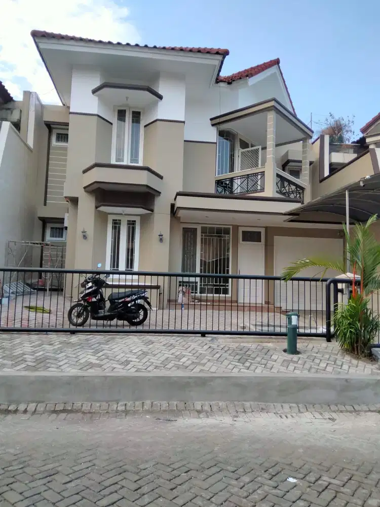 DIJUAL RUMAH MINIMALIS FURNISH DHARMAHUSADA REGENCY! DEKAT GALAXY MALL