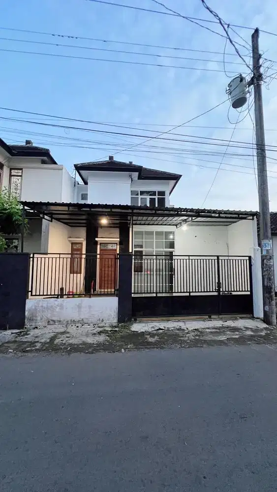 RUMAH 2 LANTAI, 2 KM DARI UNIVERSITAS MUHAMMADIYAH YOGYAKARTA