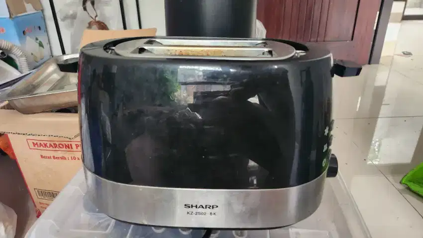 Sharp Pop Up Toaster KZ-2S02-BK (Panggangan Roti)