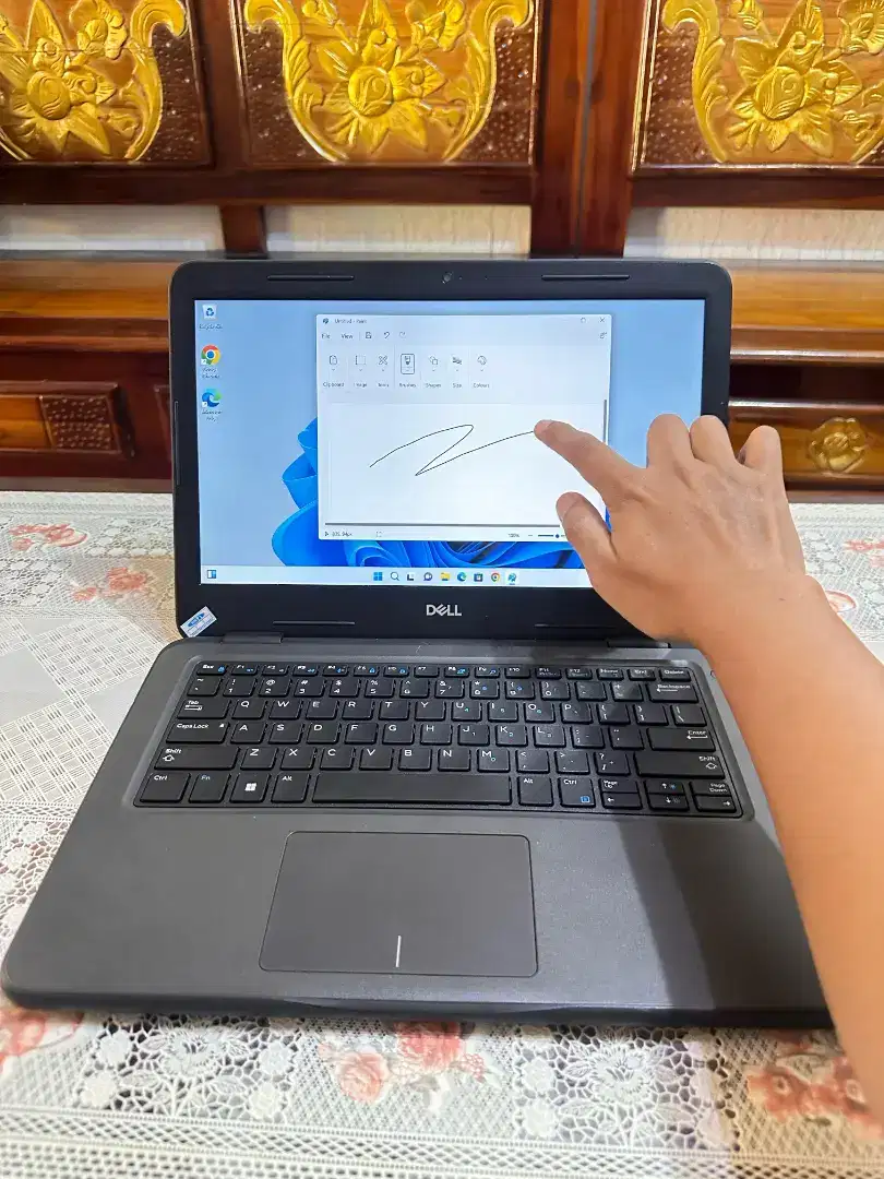 Laptop dell layar sentuh core i5 gen8 ram 8gb ssd 256gb