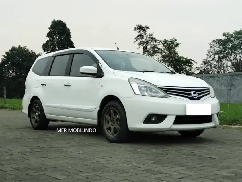 Tdp 0 - Nissan New Grand Livina XV AT 2013 Putih Terawat