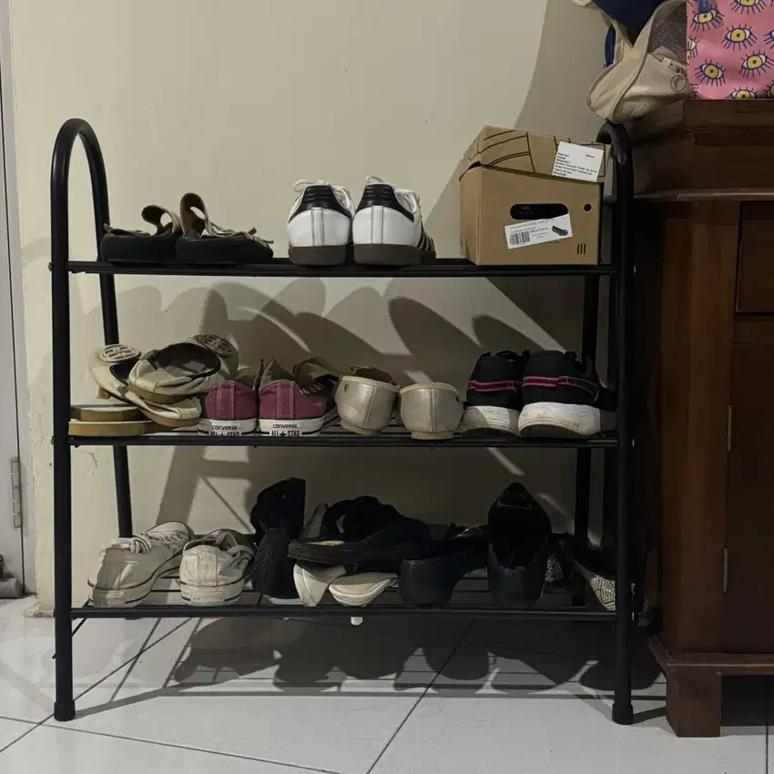 Rak sepatu ace hardware