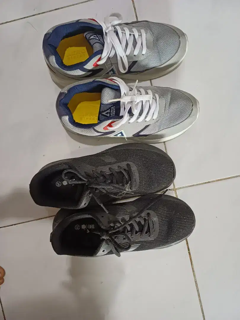 Sepatu preloved