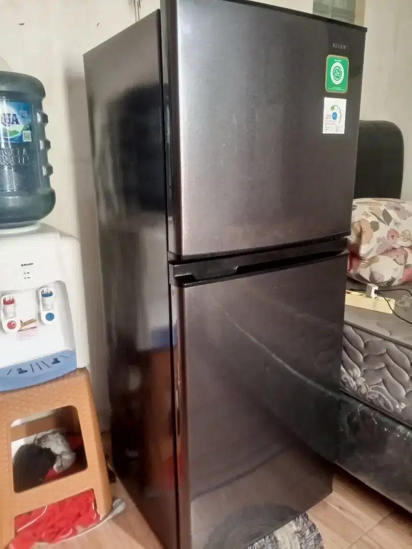 Kulkas 2 pintu Sharp