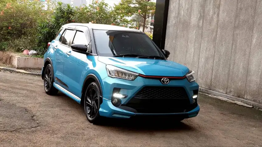 Toyota Raize 1.0 Turbo GR Sport CVT AT Biru 2022/2023