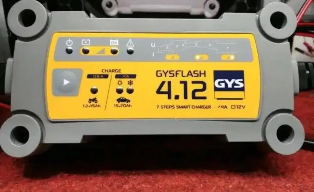 GYS flash charger 4A-12V