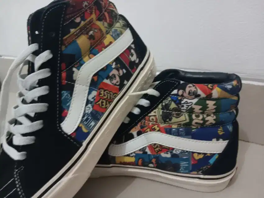 (Preloved) sepatu Vans sk8 high x micky mouse ori 100%
