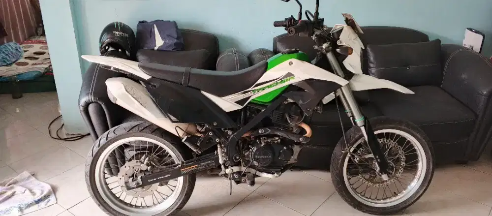 Kawasaki D-tracker tahun 2016 kondisi bagus