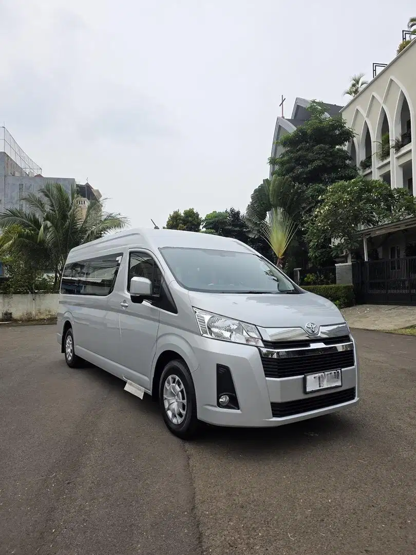 Toyota Hi Ace premio 2025 brand new 2.8 MT diesel km 90 perak 10seat
