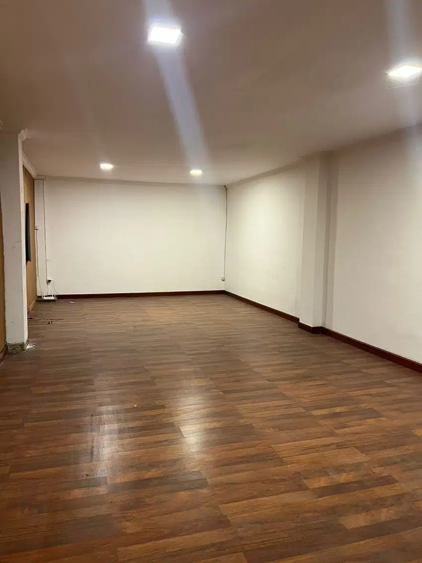 Ruko 4,5 Lantai Lokasi Strategis di Jl. A. Yani, Bandung