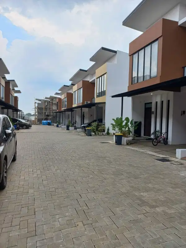 RUMAH DALAM CLUSTER DEKAT STASIUN SUDIMARA DAN TOL PD AREN