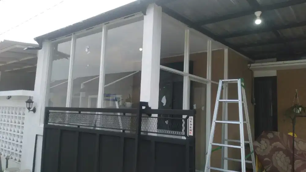 Partisi ruangan kaca aluminium