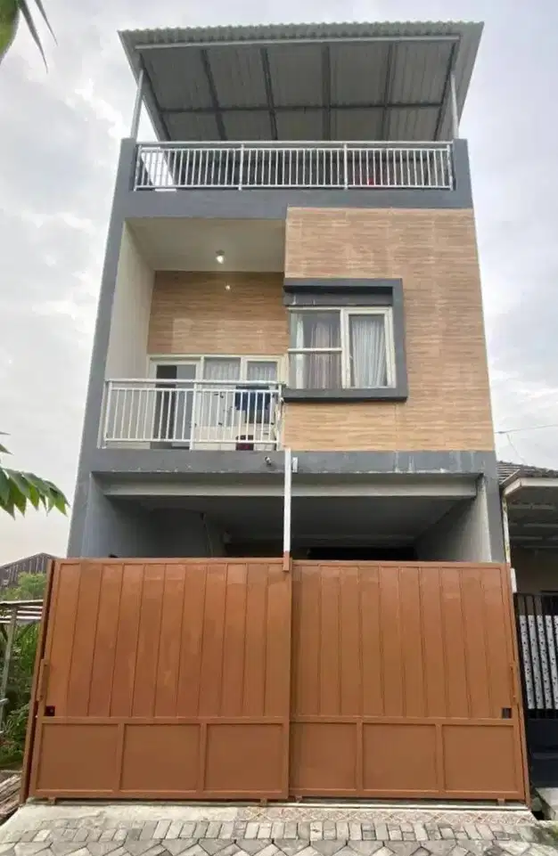 Rumah Minimalis 3 lantai Di Wonorejo Selatan Rungkut Surabaya Timur