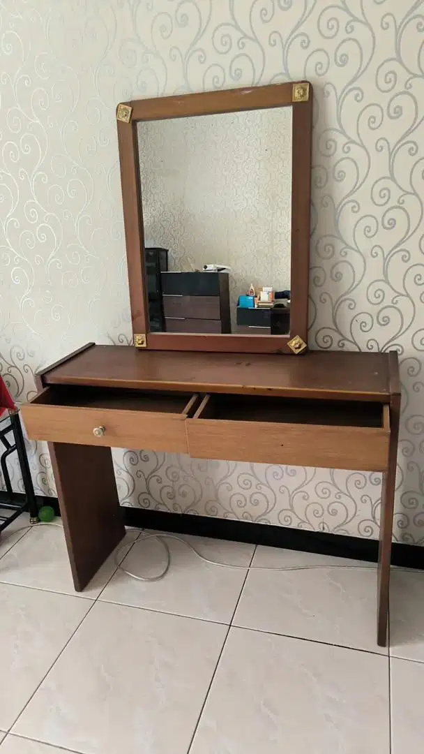 Set Meja Rias dan Kaca Kayu Jati Bekas Kamar Laci Make Up Second